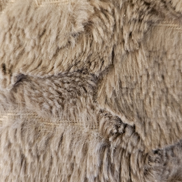 Anthropologie drapey faux fur vest size L - Picture 5 of 5